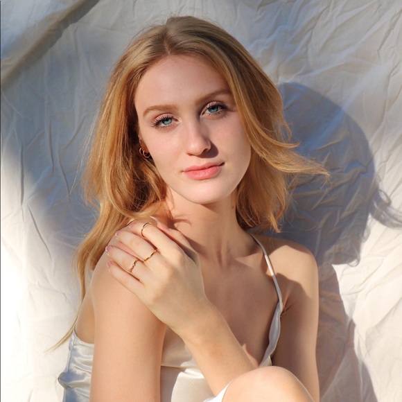 Meet your Posher, Holley - Picture 1 of 1